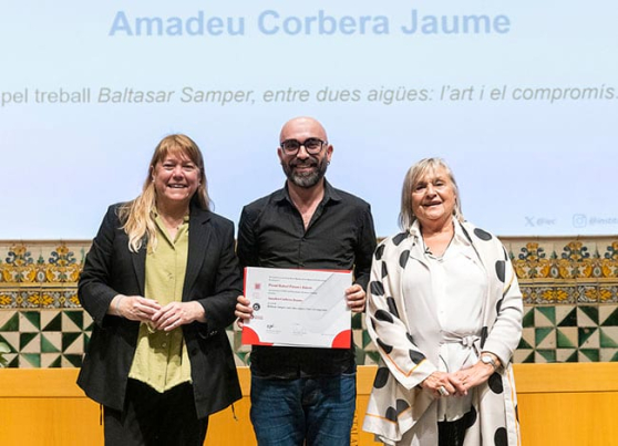 Lliurament del Premi a Amadeu Corbera. Autor: IEC Lliurament del Premi a Amadeu Corbera. Autor: IEC